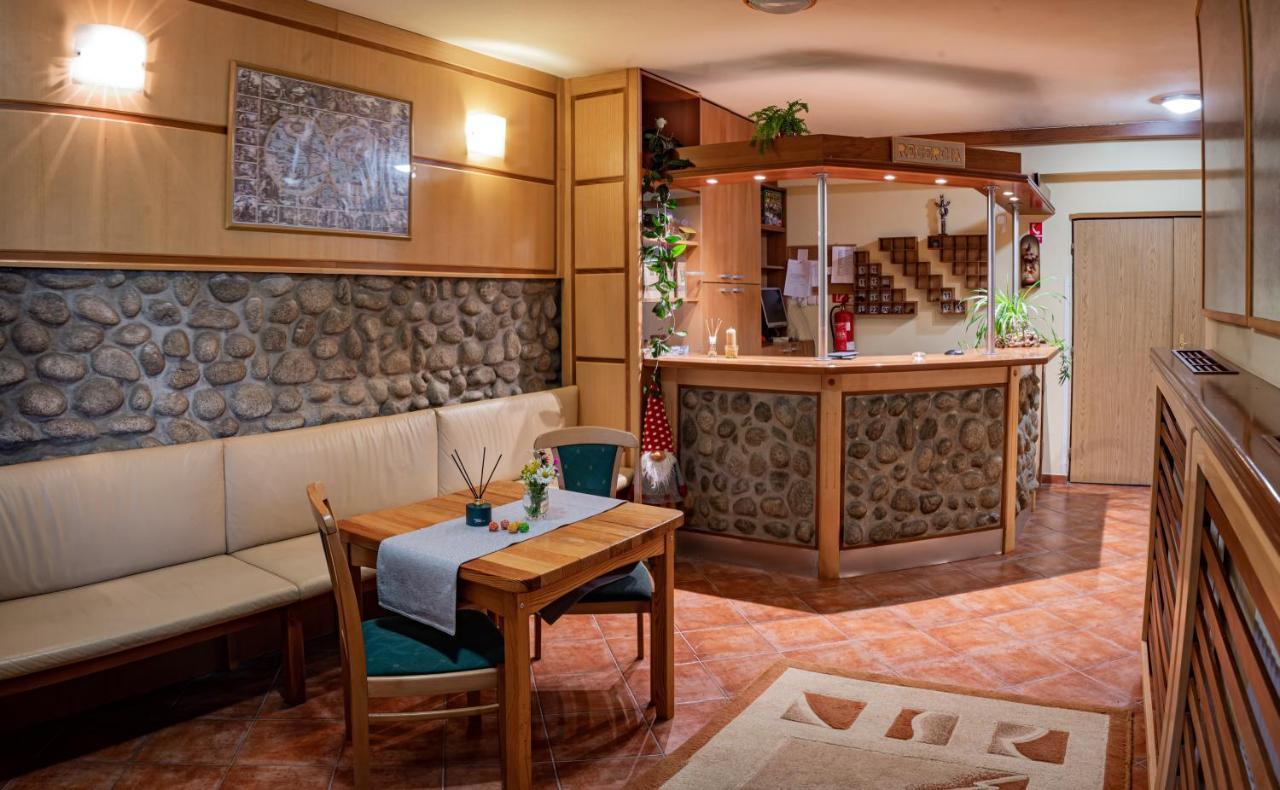 Jaraba Horsky Hotel Totem מראה חיצוני תמונה